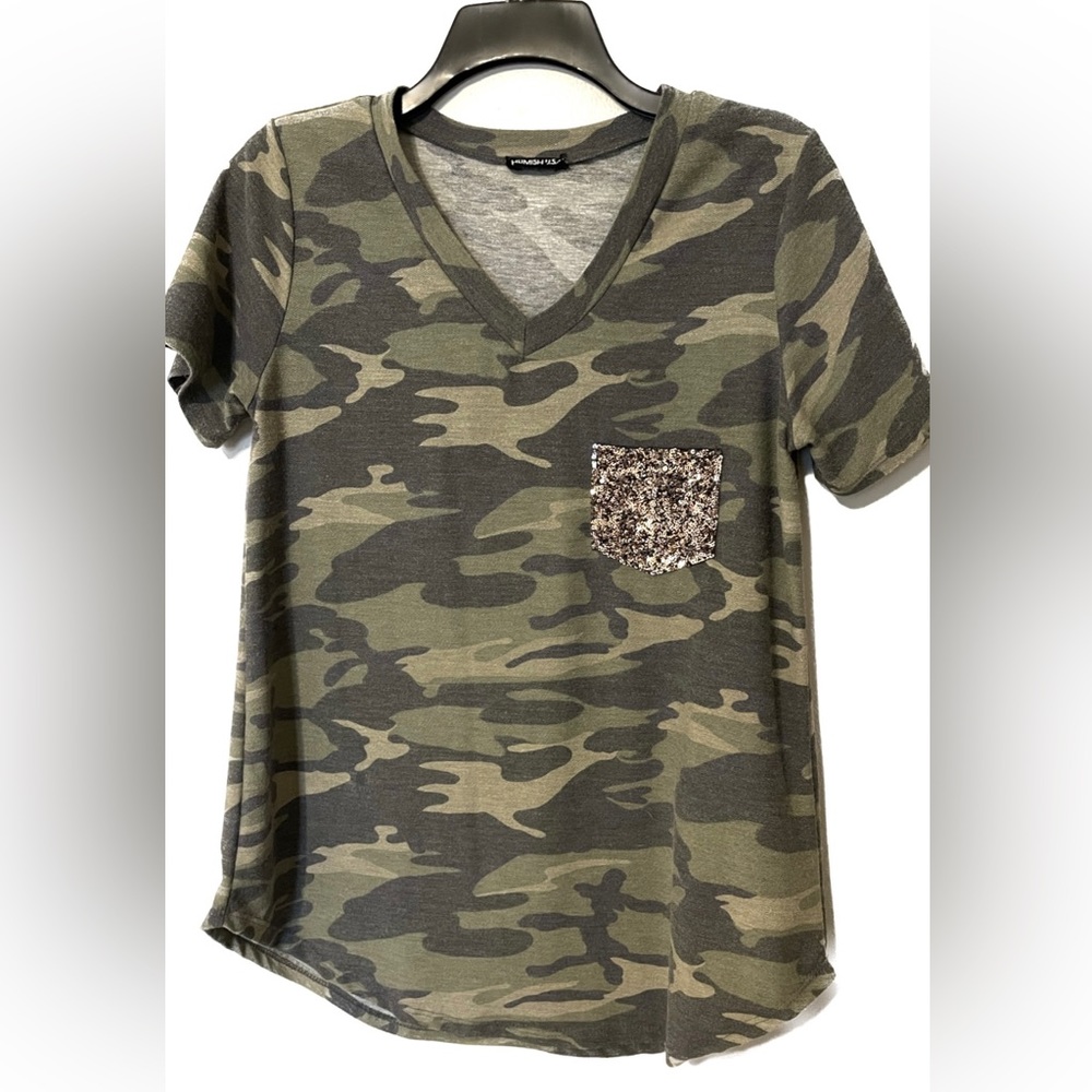 Heimish USA Camo Tee with sequin front pocket Sz Small